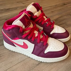 Air Jordan 1 mid True berry rush pink kids (GS) 6Y worn twice